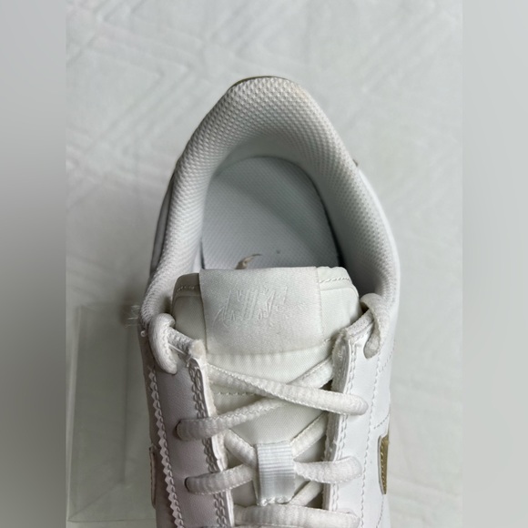 25: Nike: Cortez Basic SL (GS) Size: 6.5Y - Picture 3 of 8